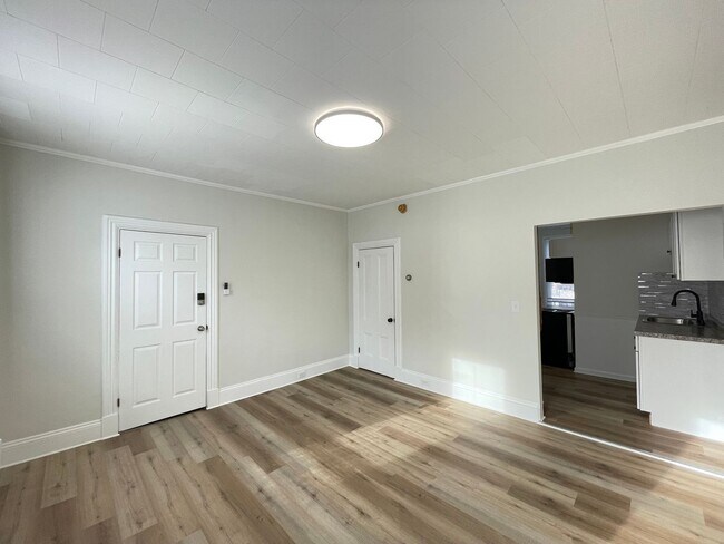 Building Photo - 73 6th St