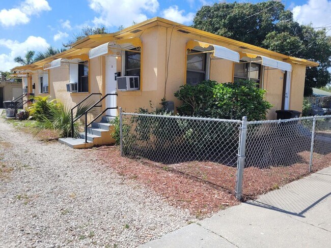 Building Photo - 1016 L. A. Kirksey St.-A