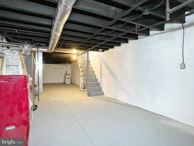 Building Photo - 1530 S 28th St