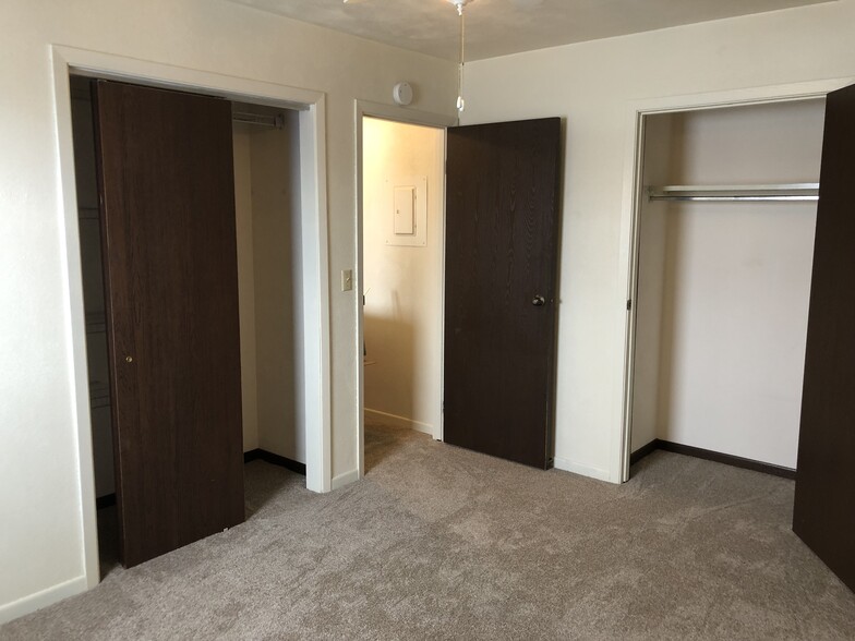 Bedroom 2- 2 closets - 775 Dilenbeck Dr