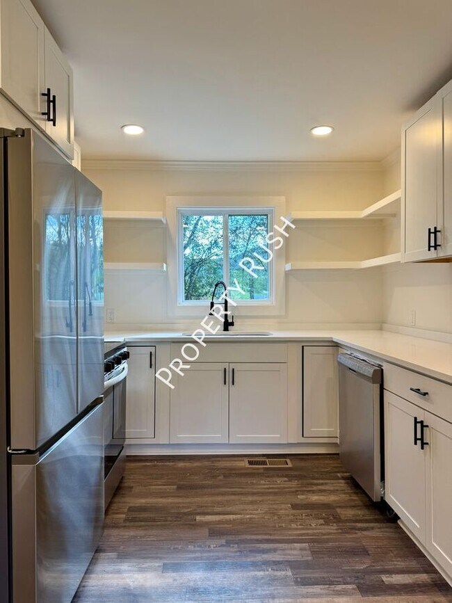 Building Photo - 824 Clift St