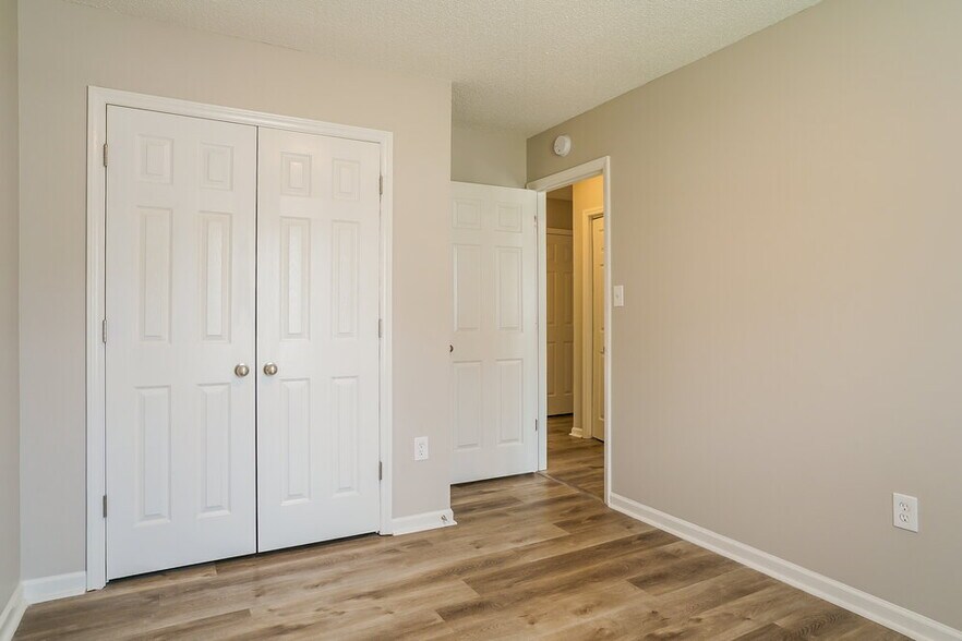 Building Photo - 412 Birdsong Way