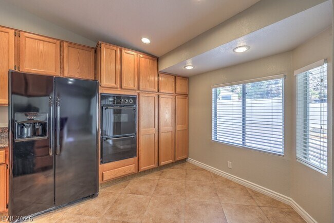 Building Photo - 10024 Sail Landing Ct