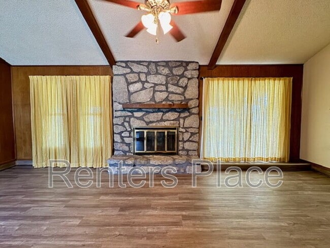 Building Photo - 625 Rosewood Ct