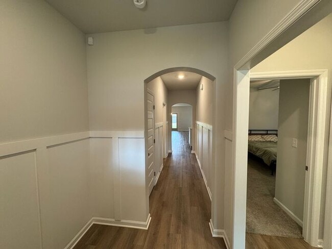 Building Photo - Extra Square footage, Mountain Views