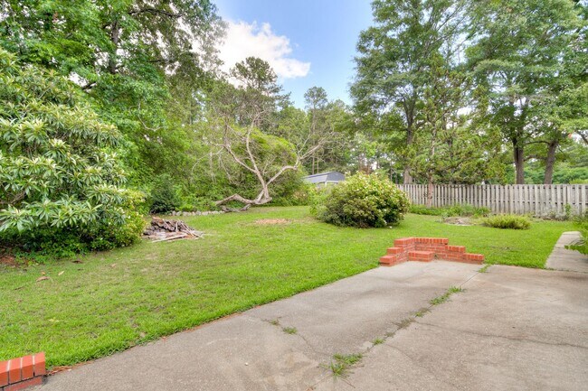 Building Photo - Brick Ranch in Evans