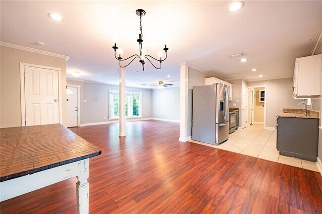 Building Photo - 5412 Timberlane Dr
