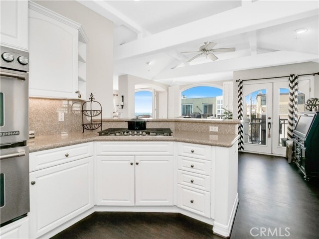 Building Photo - 300 16th St