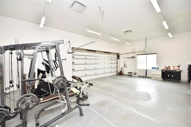 Building Photo - 6602 Rohan Rd