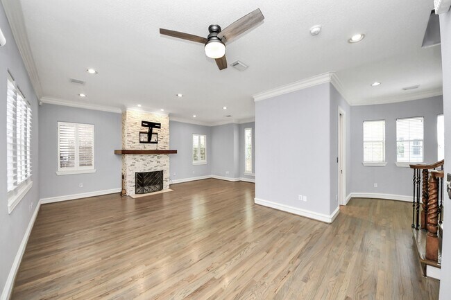 Building Photo - 5317 Feagan St