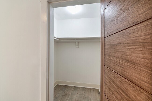 Building Photo - St. Louis Duplex