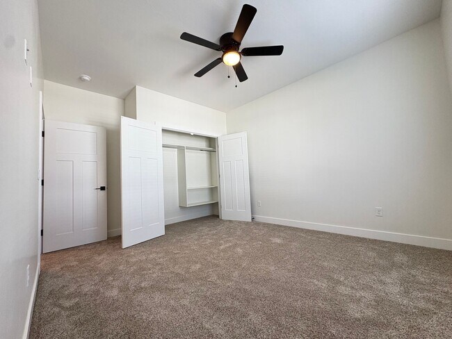 Building Photo - Brand New Home Avalible