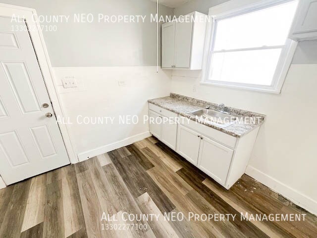 Building Photo - 3412 W 117th St