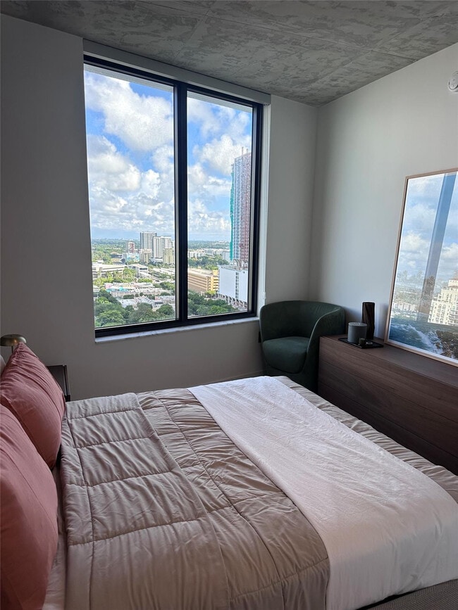 Building Photo - 307 SW 5th St