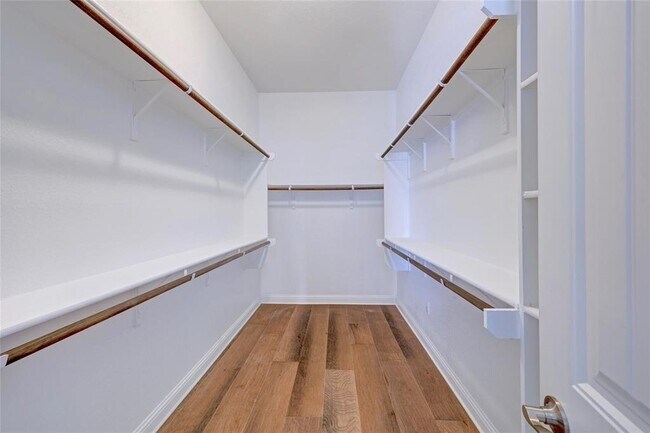 Building Photo - 16017 Jeffs Ln