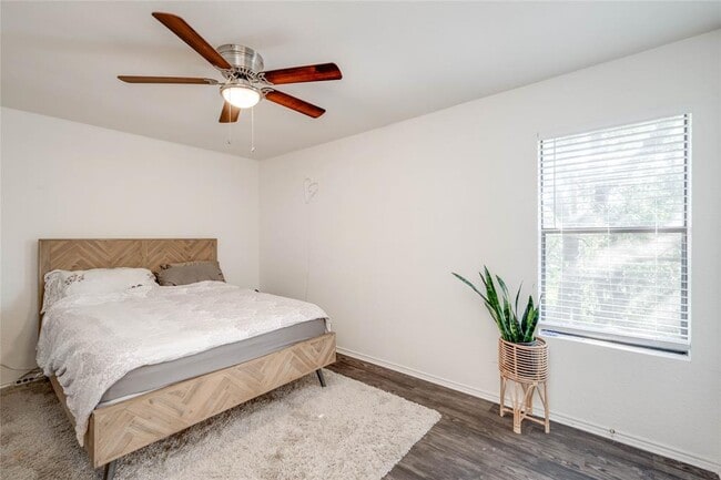 Building Photo - 3503 Larchmont Cove