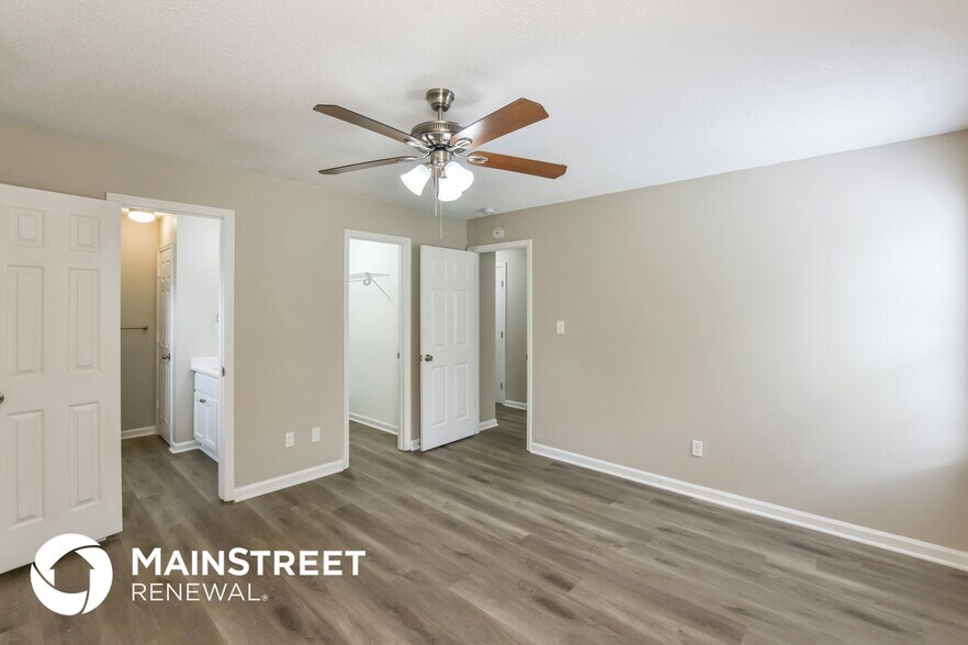 Building Photo - 229 River Oaks Dr