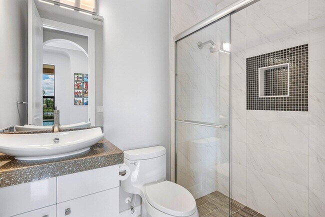 Building Photo - 17511 Cadena Dr