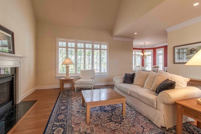 Building Photo - SHORT TERM - FURNISHED OR UNFURNISHED - SINGLE FAMILY - RBYCC