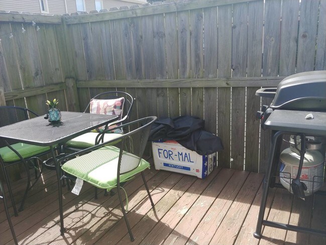 Deck for grilling and entertaining - 408 Fairfield Ave