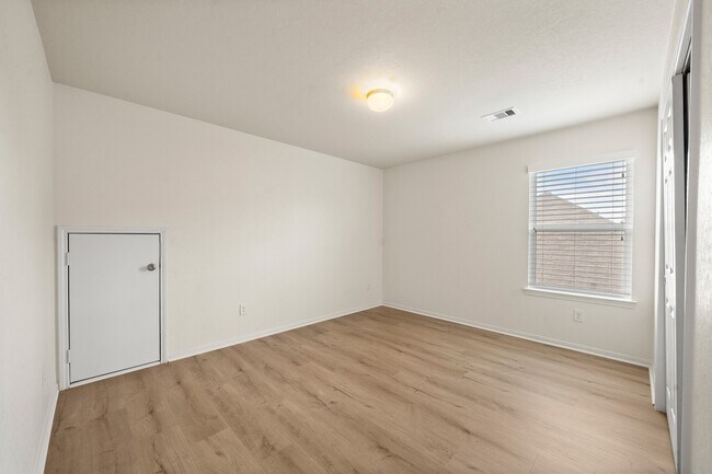 Building Photo - 6411 Westward Wood Way