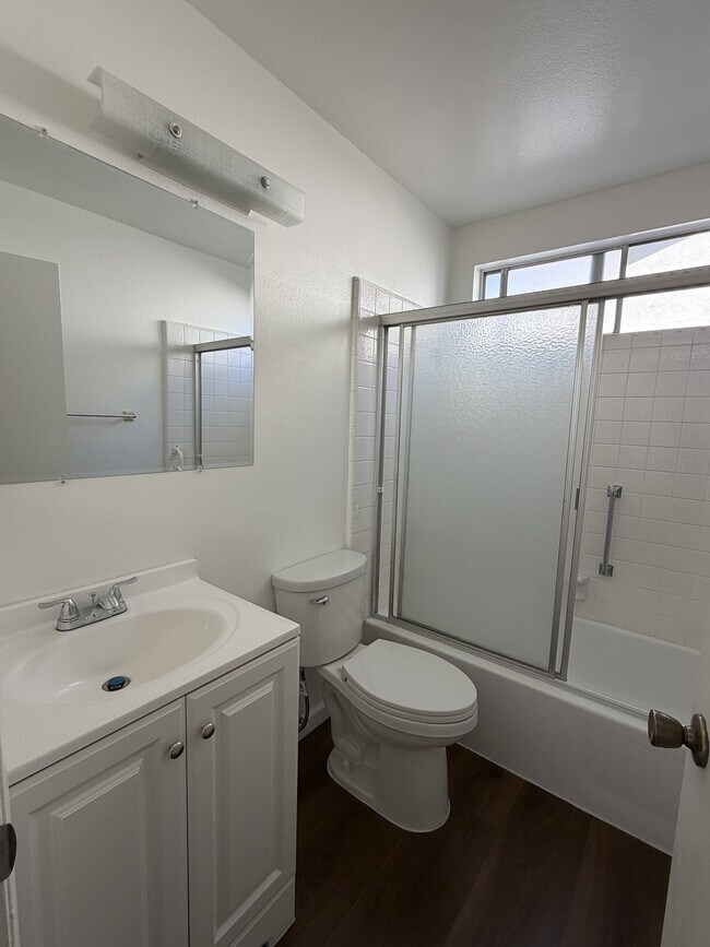 Building Photo - 44215 Hanstead Ave