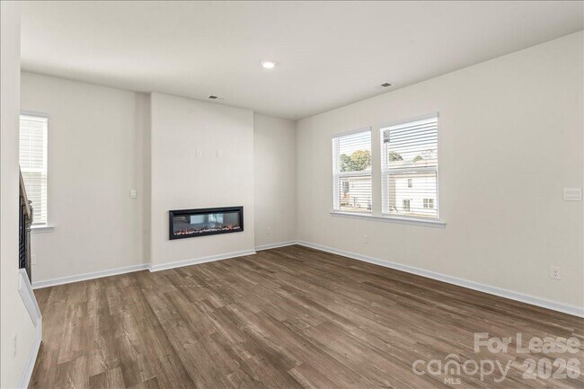 Building Photo - 1339 37th Ave Lane NE