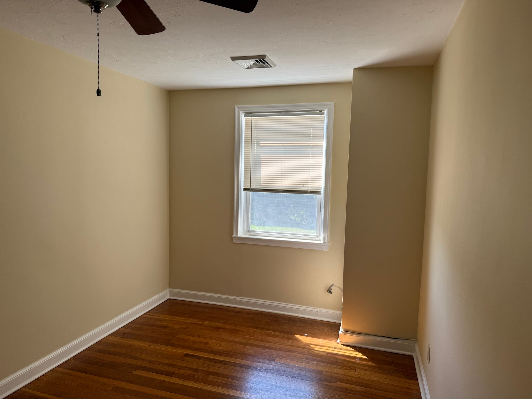 BEDROOM - 190 Institute Rd