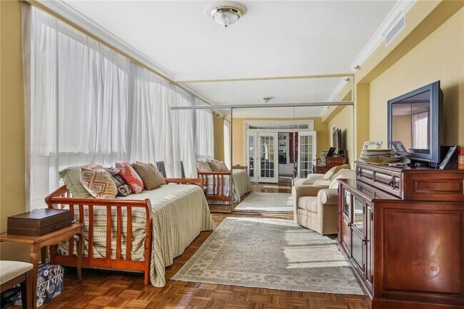 Building Photo - 2100 St Charles Ave