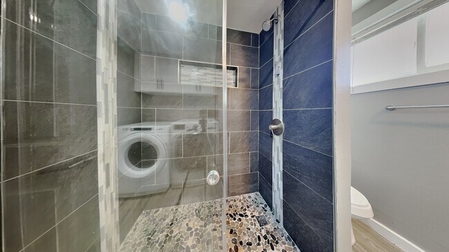 Building Photo - 1105 S Woodlawn St