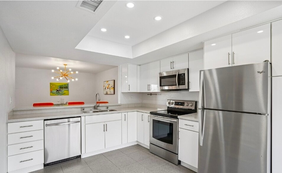 Kitchen - 2727 S Sierra Madre