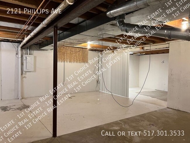 Building Photo - 2121 Phillips Ave