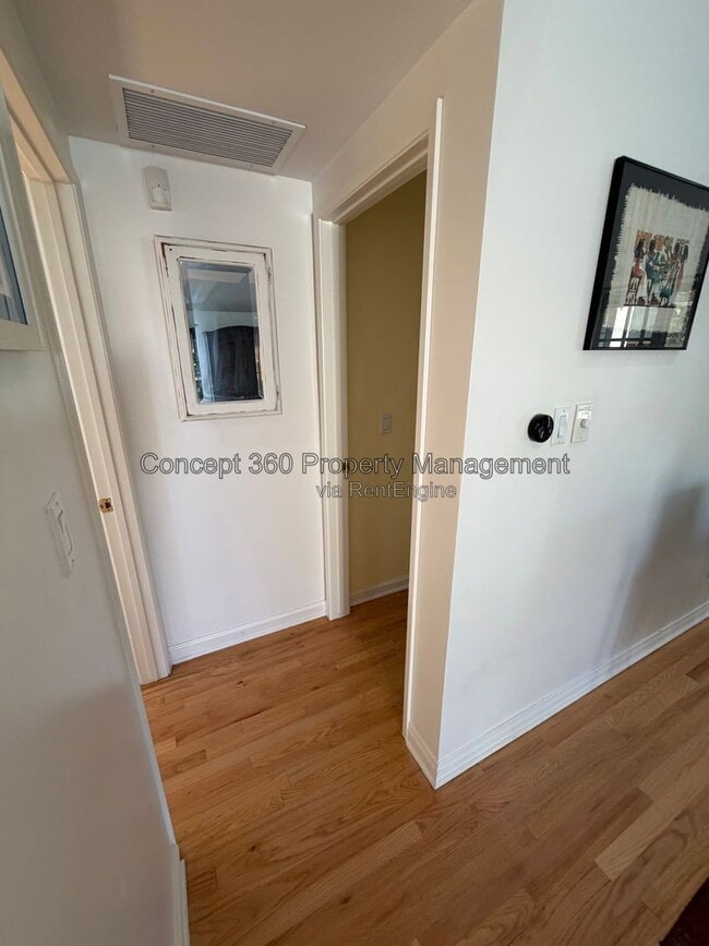 Building Photo - 237 Novara Dr