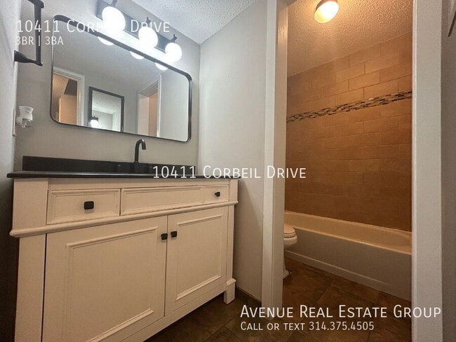 Building Photo - 10411 Corbeil Dr