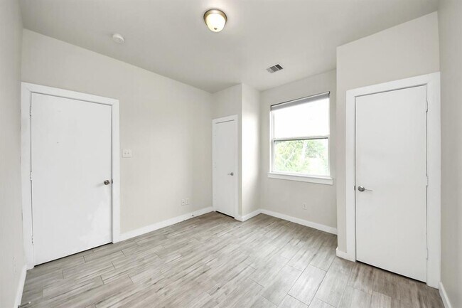 Building Photo - 4228 Bellfort Ave