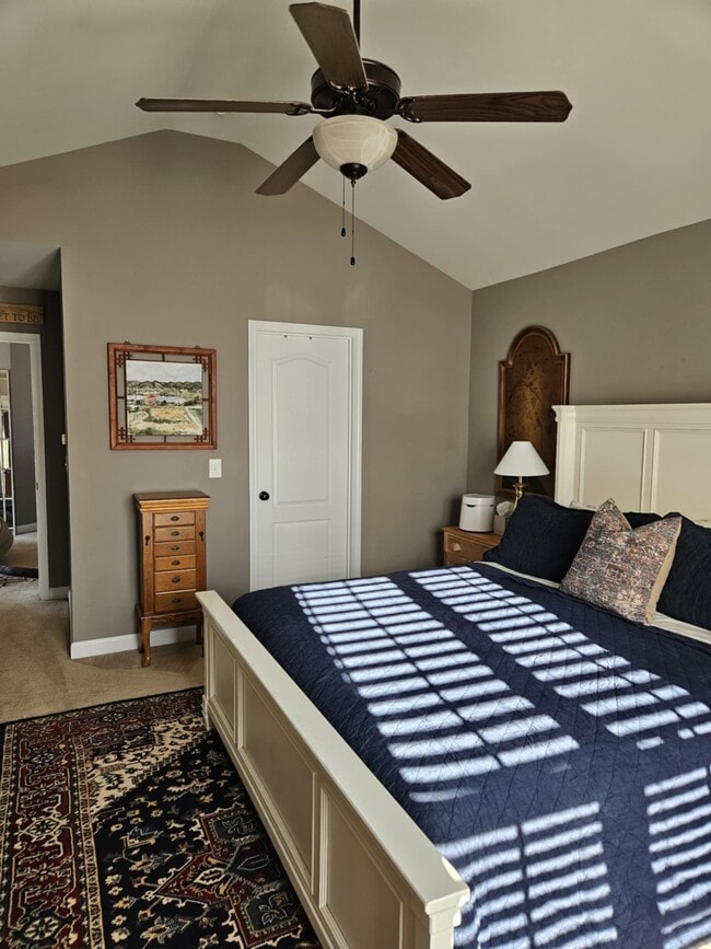 Building Photo - 307 First Post Rd