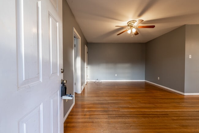 Building Photo - 430 N Graham St