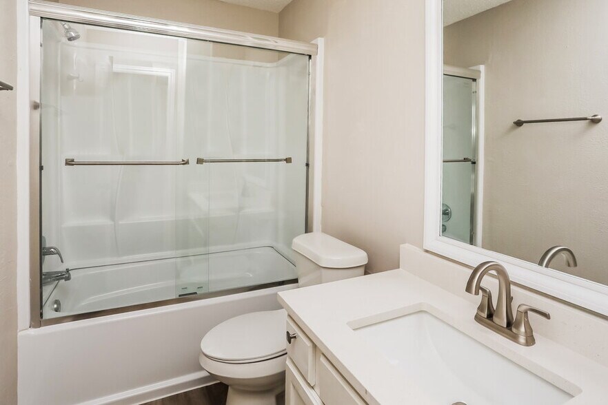 Building Photo - 2001 Valley Falls Ave