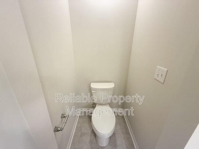 Building Photo - 140 Willow Green Dr