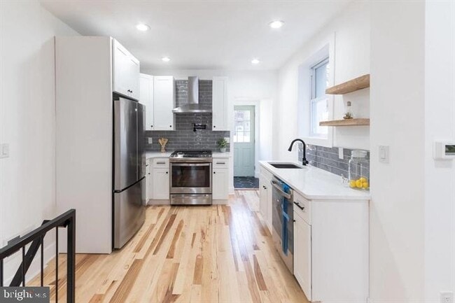 Building Photo - 2937 Nicholas St