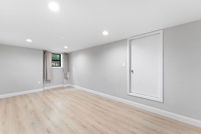 Building Photo - 15 Barnes Dr