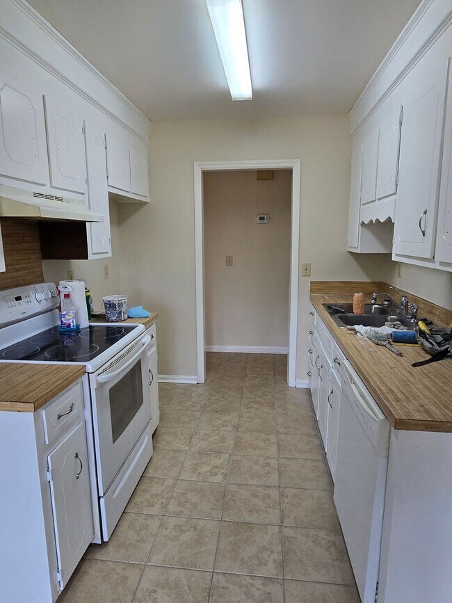 Building Photo - 112 Totem Ct