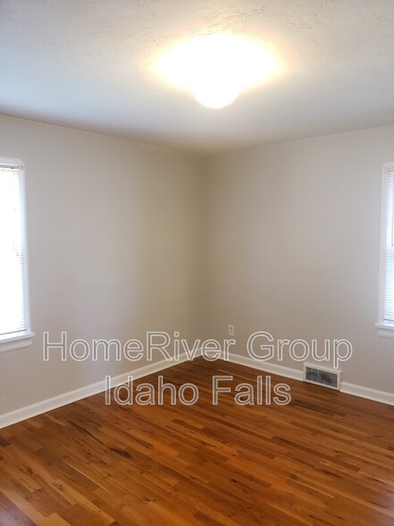 Building Photo - 670 L St