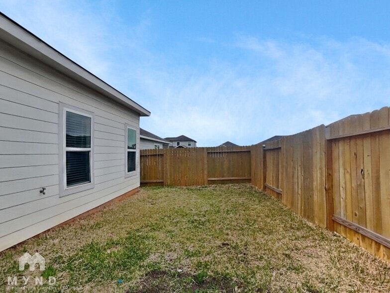 Building Photo - 15507 Caramel Spgs Dr