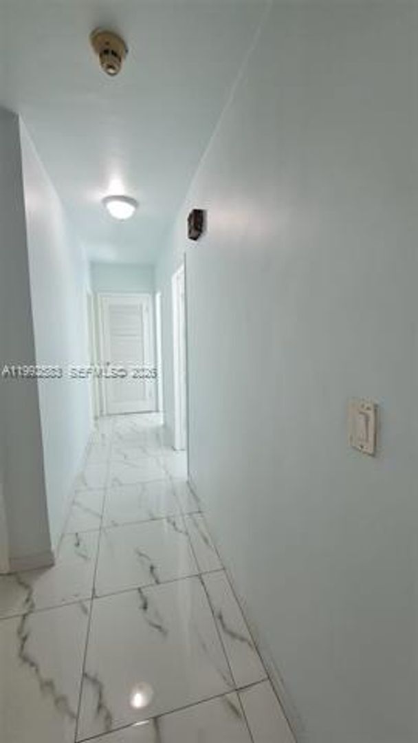 Building Photo - 6130 SW 64th Ave