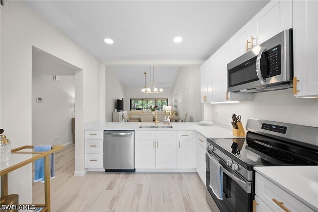 Building Photo - 1808 Kings Lake Blvd