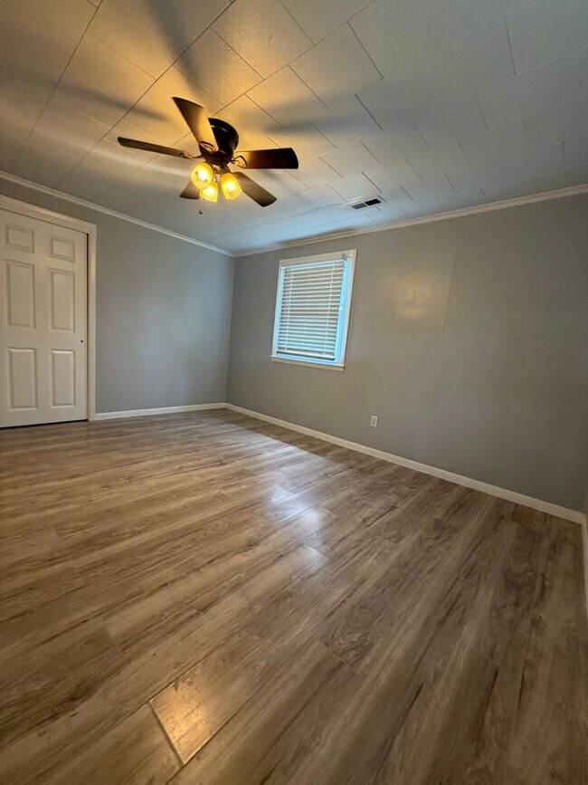 Building Photo - 5003 Terry Dr