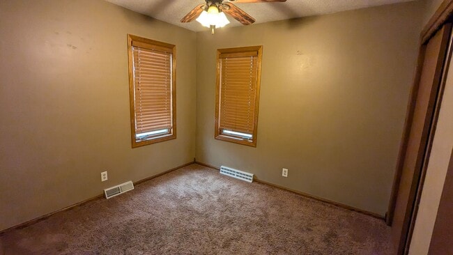 Building Photo - Well maintained 50s home with gorgeous kitchen