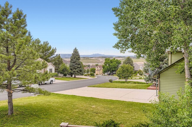Building Photo - 5 bed 3.5 bath Plum Creek home