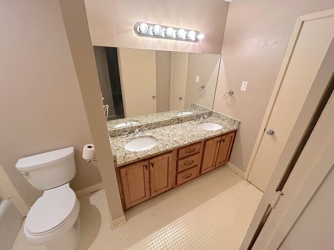 Building Photo - 5735 Barfield Cir